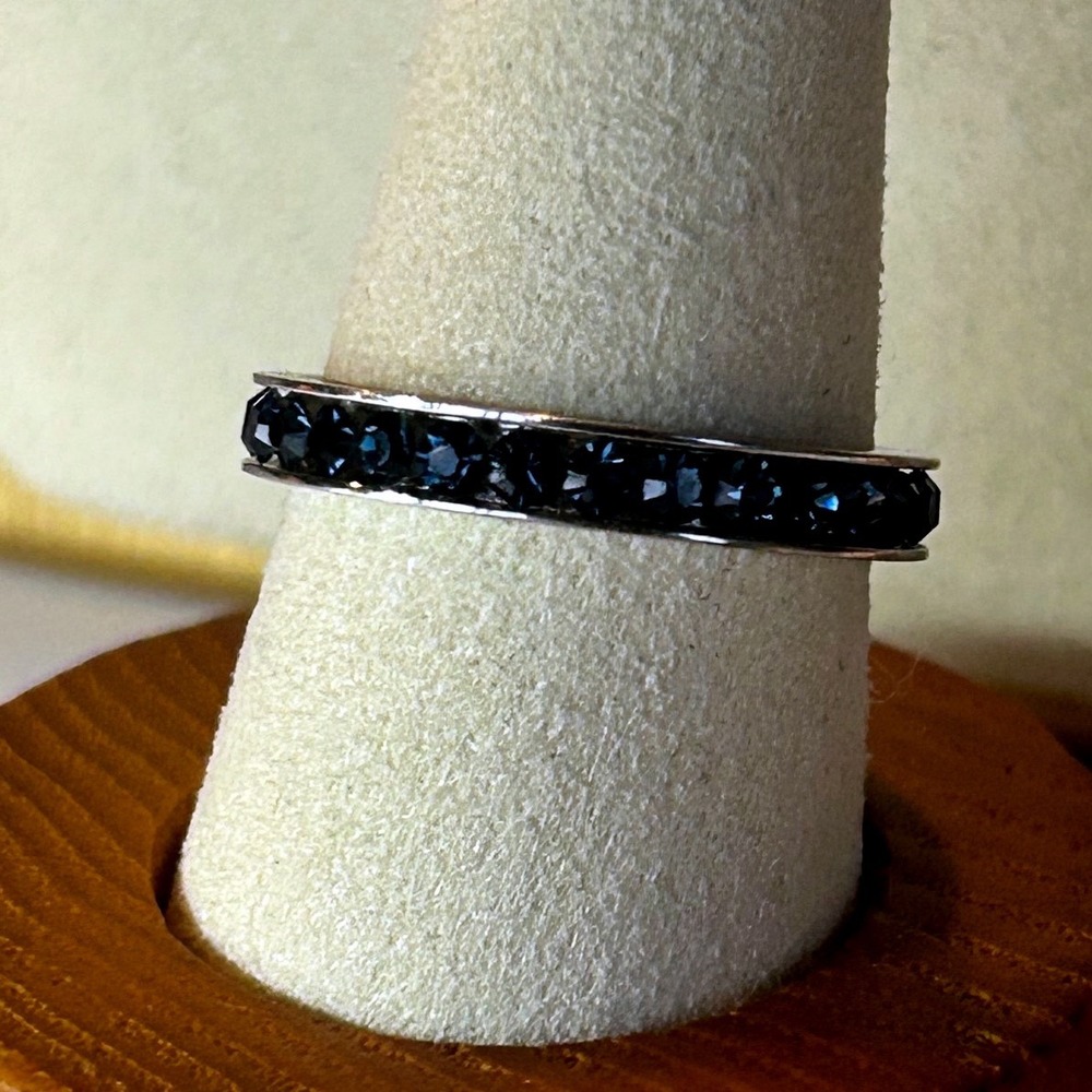 Sterling Silver 925 Dark Blue Crystal Eternity Band Ring Size 7 ATI